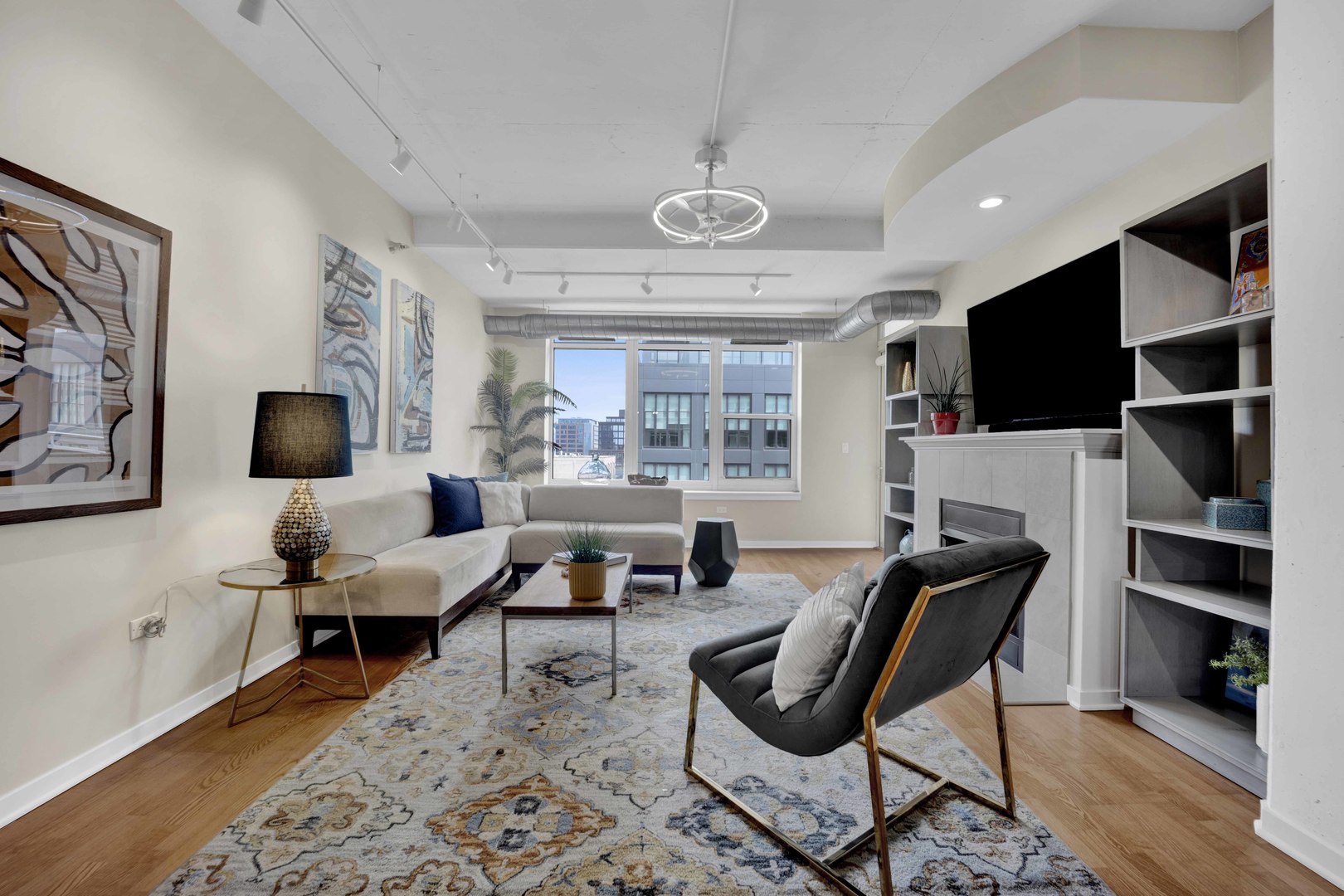 909 W Washington Boulevard Unit: 912