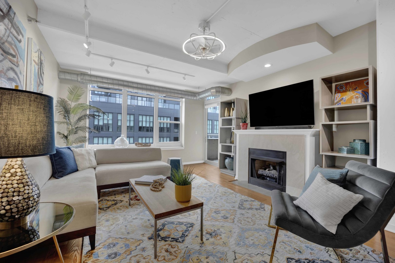 909 W Washington Boulevard Unit: 912