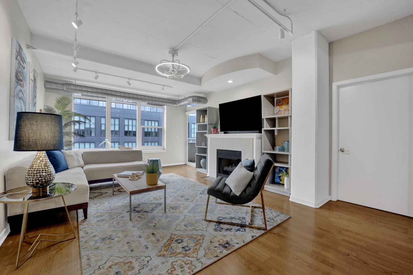 909 W Washington Boulevard Unit: 912
