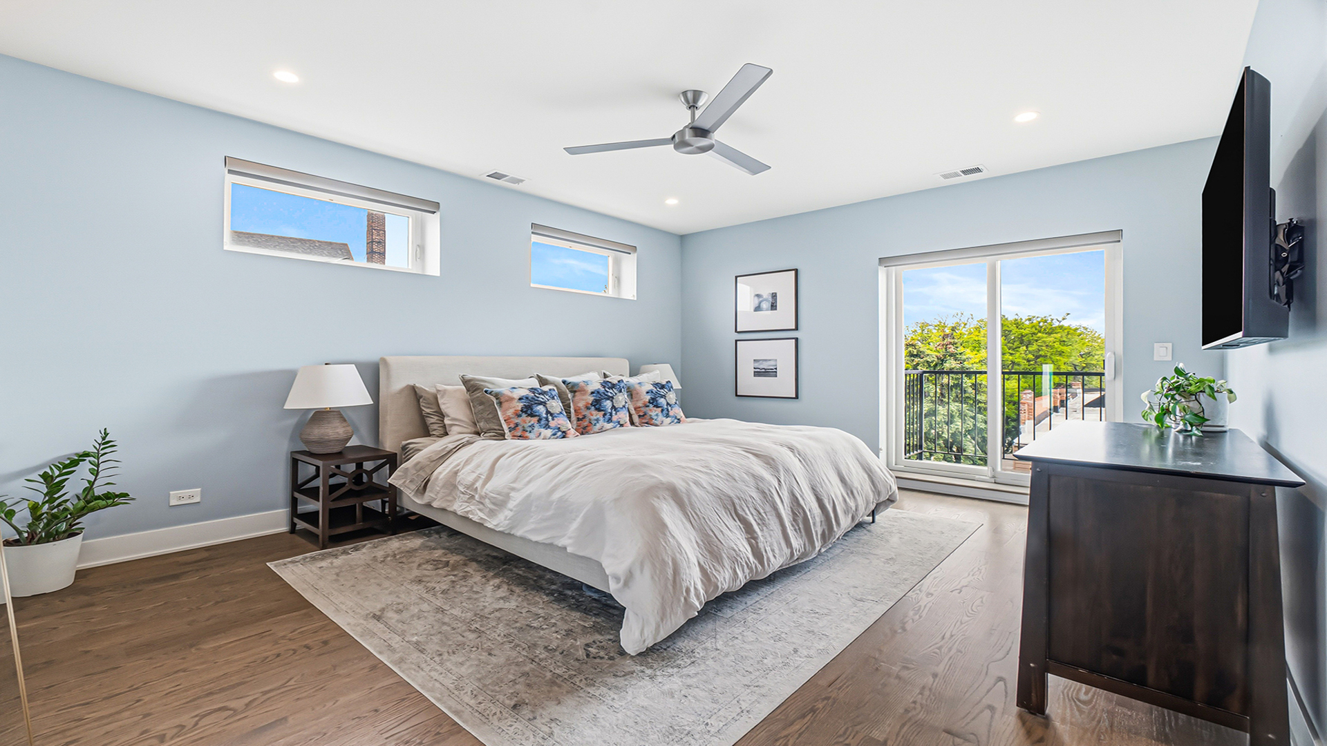 2703 W Belmont Avenue Unit: 3E