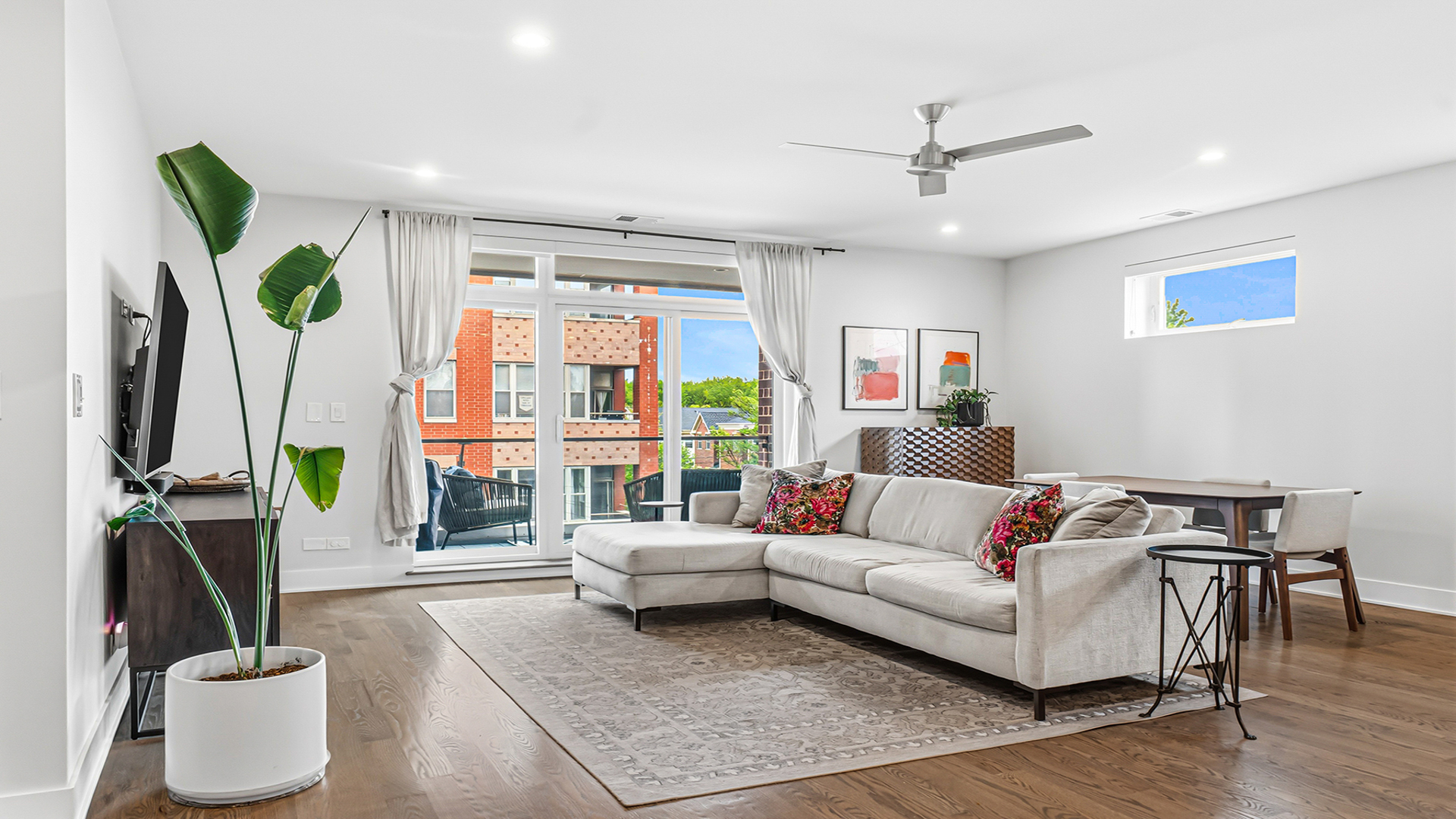 2703 W Belmont Avenue Unit: 3E