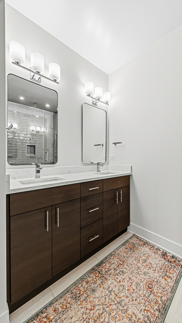2703 W Belmont Avenue Unit: 3E