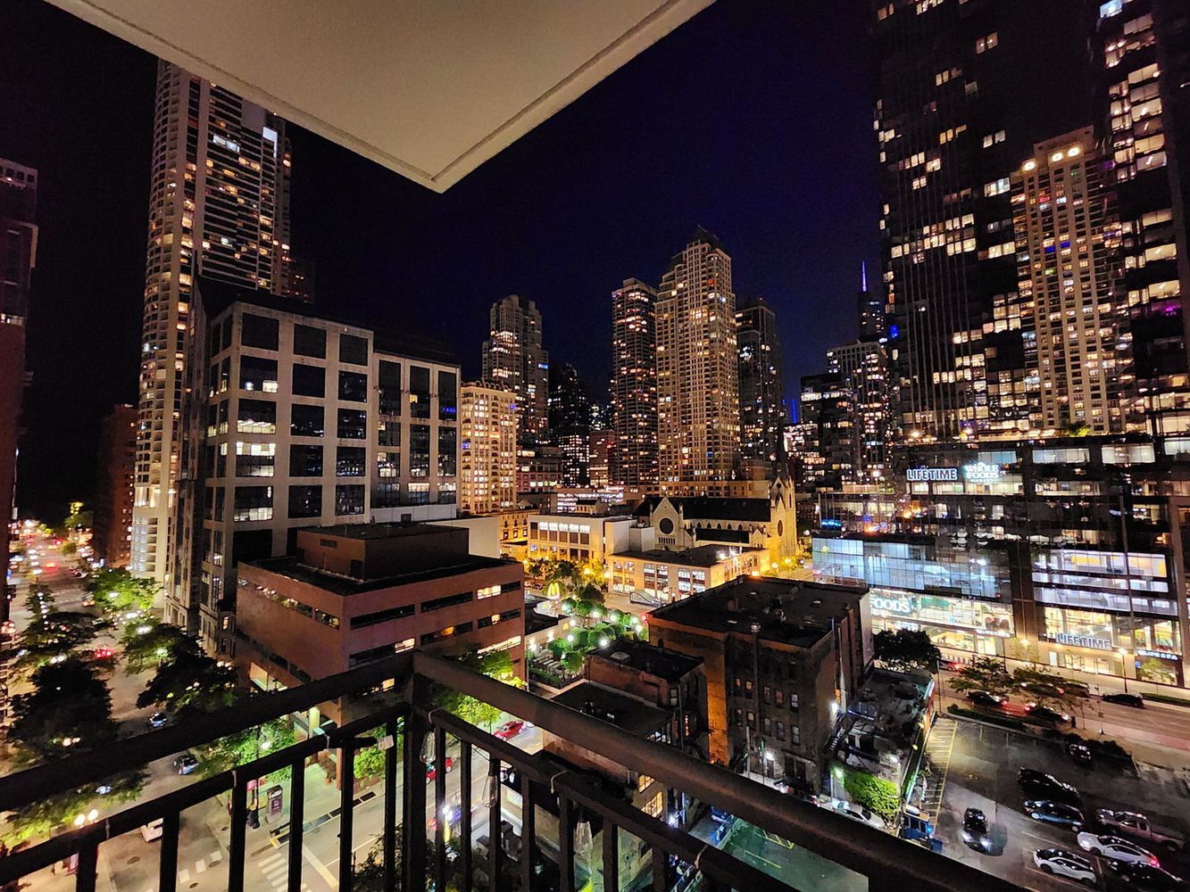 21 W Chestnut Street Unit: 1206