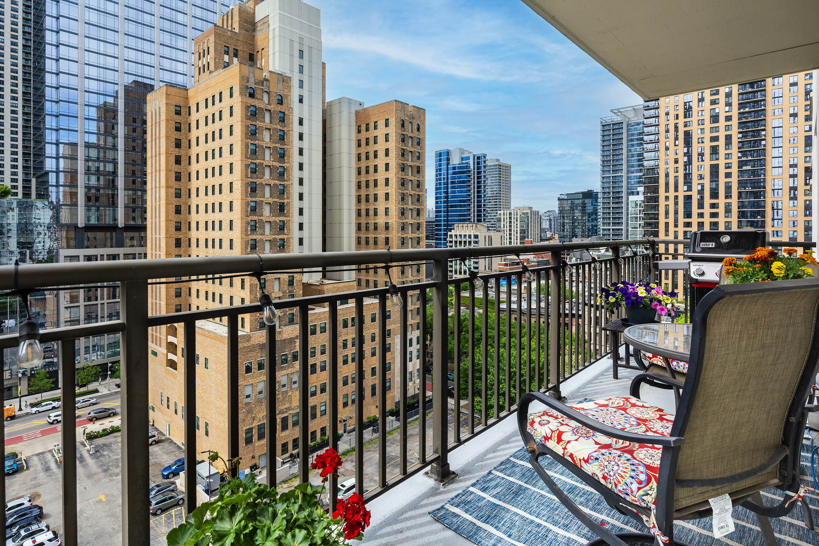 21 W Chestnut Street Unit: 1206