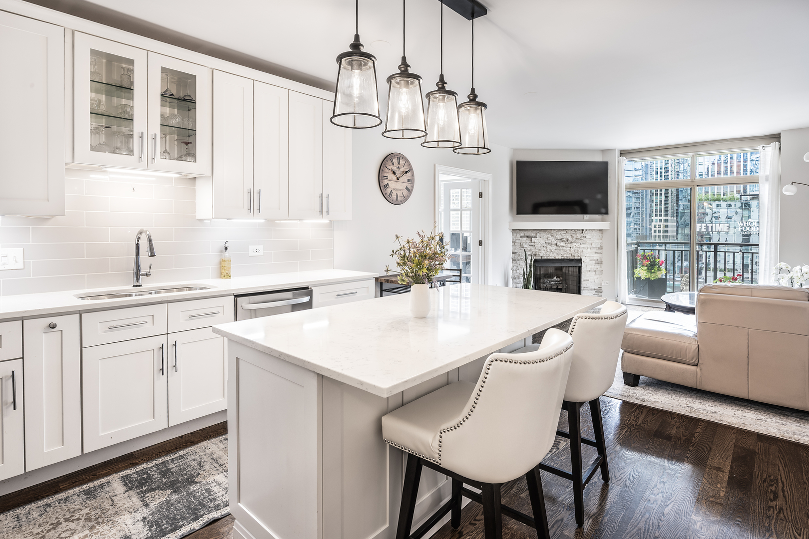 21 W Chestnut Street Unit: 1206