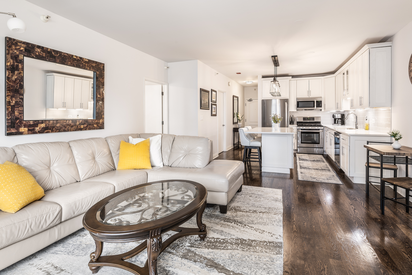 21 W Chestnut Street Unit: 1206