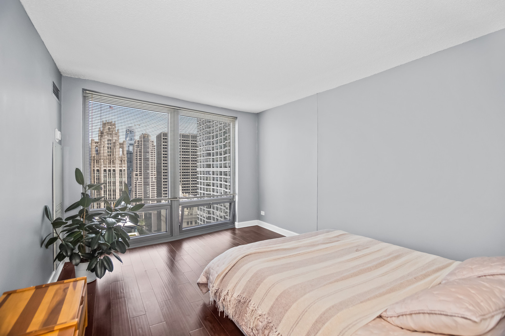 440 N Wabash Avenue Unit: 3810