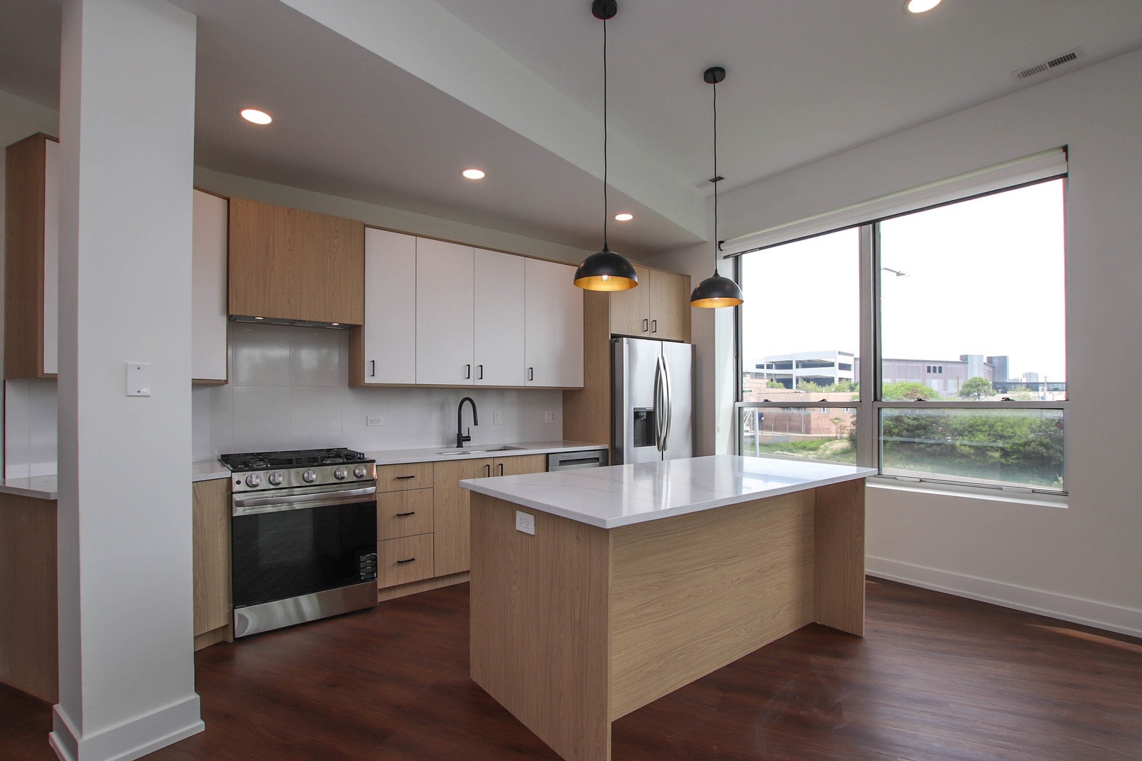 1001 N Milwaukee Avenue Unit: 201