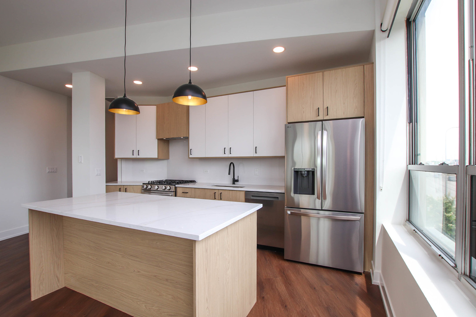 1001 N Milwaukee Avenue Unit: 201