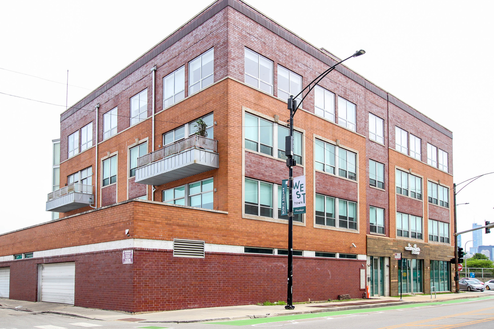 1001 N Milwaukee Avenue Unit: 201