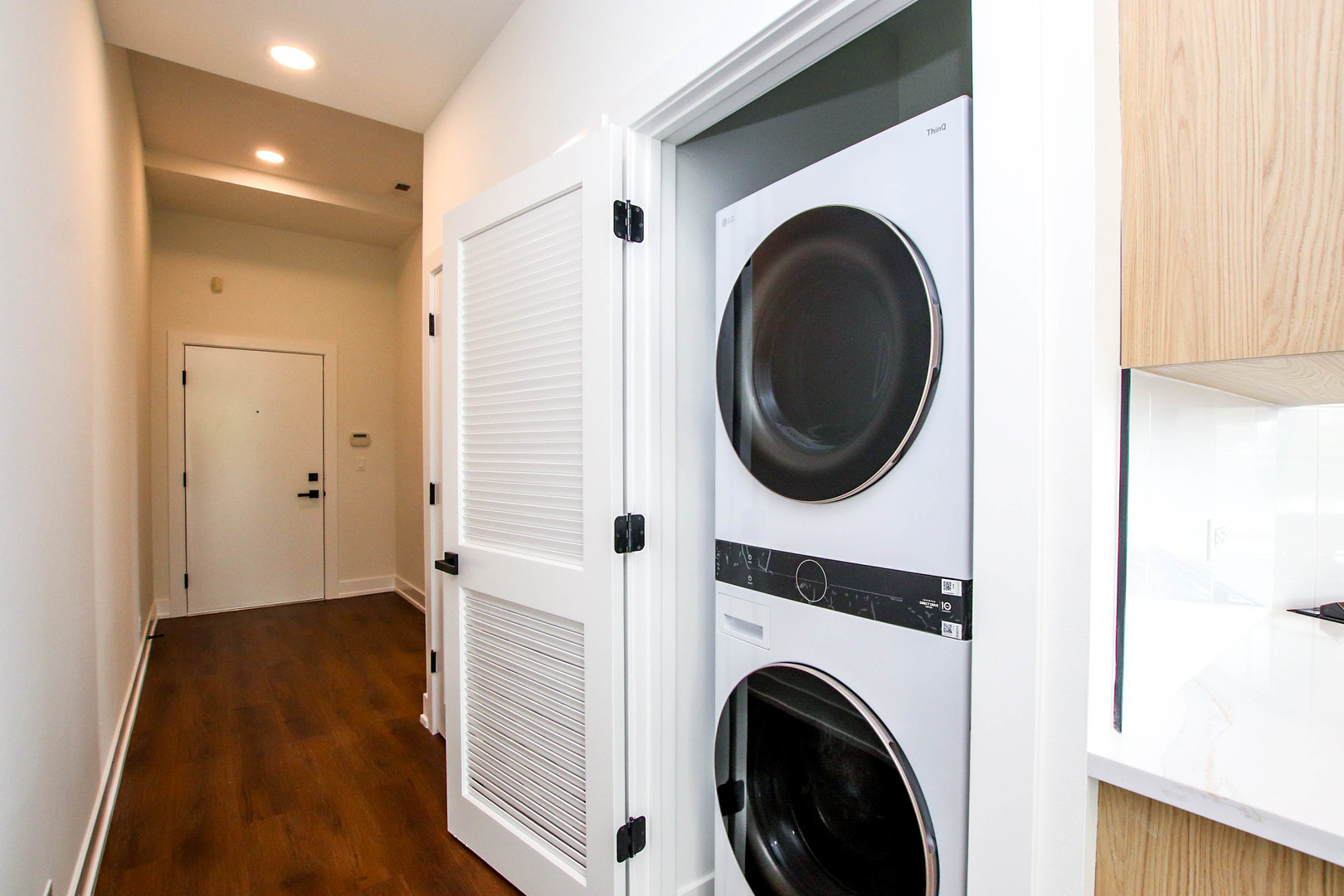 1001 N Milwaukee Avenue Unit: 201