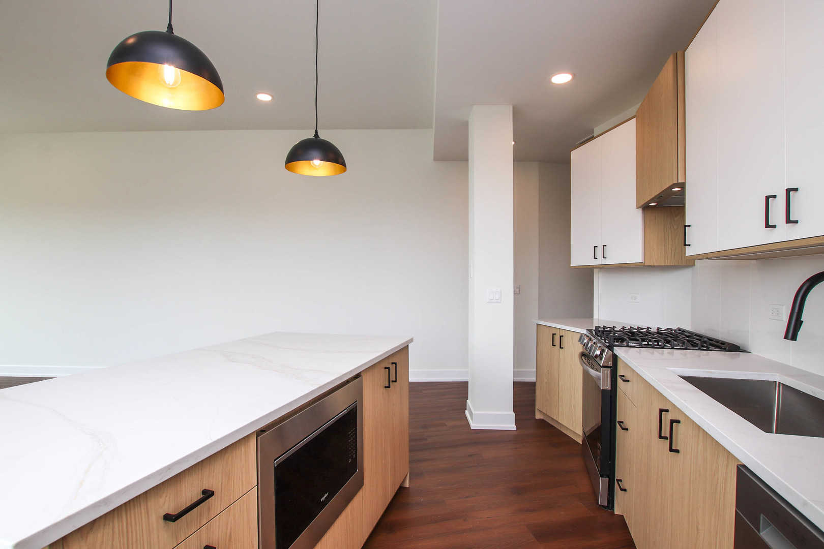 1001 N Milwaukee Avenue Unit: 201