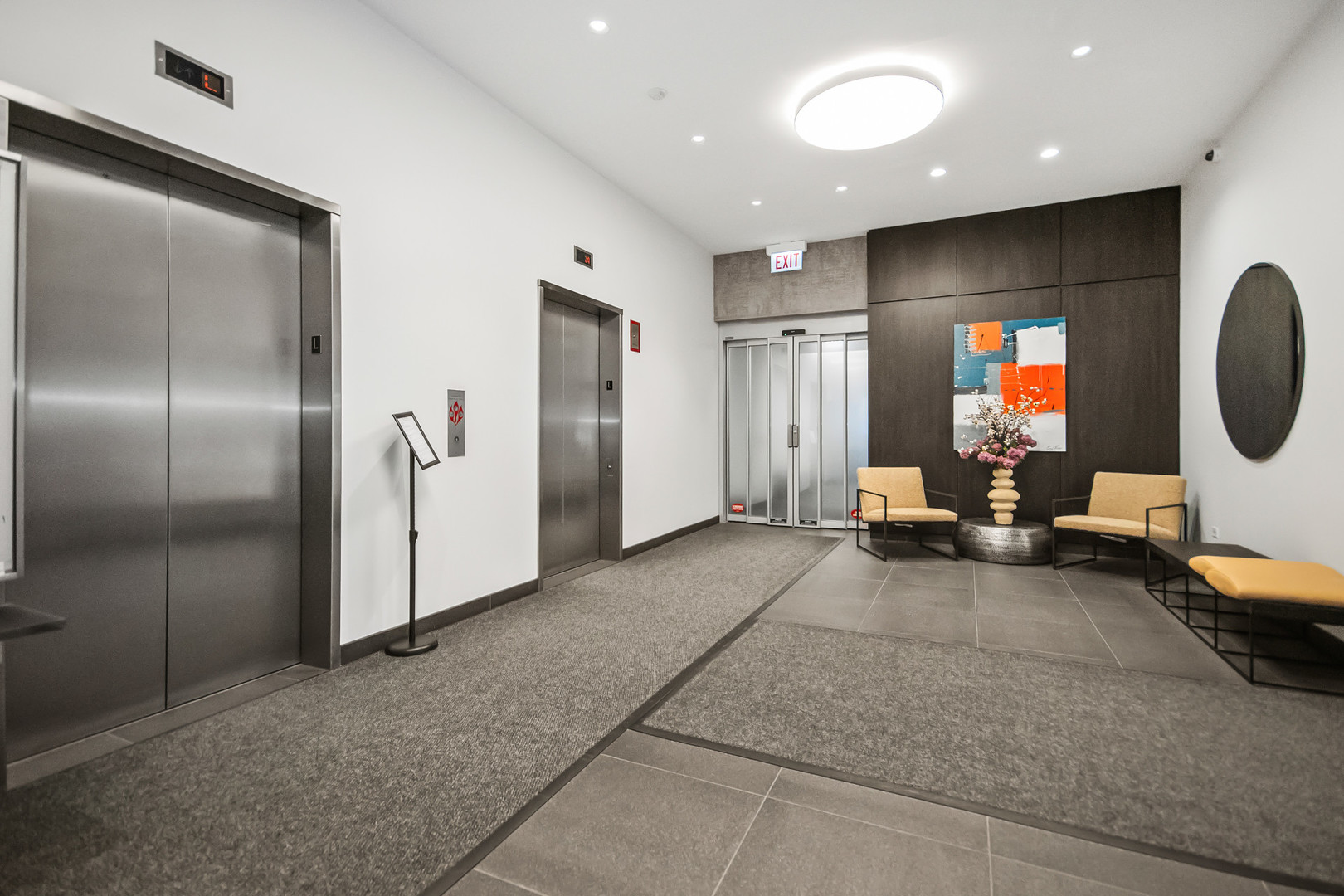 653 N Kingsbury Street Unit: 1007