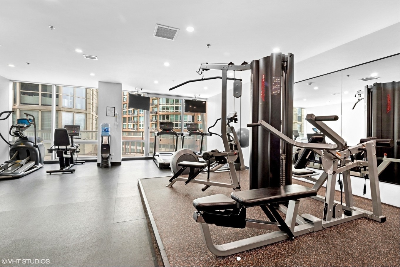 653 N Kingsbury Street Unit: 1007