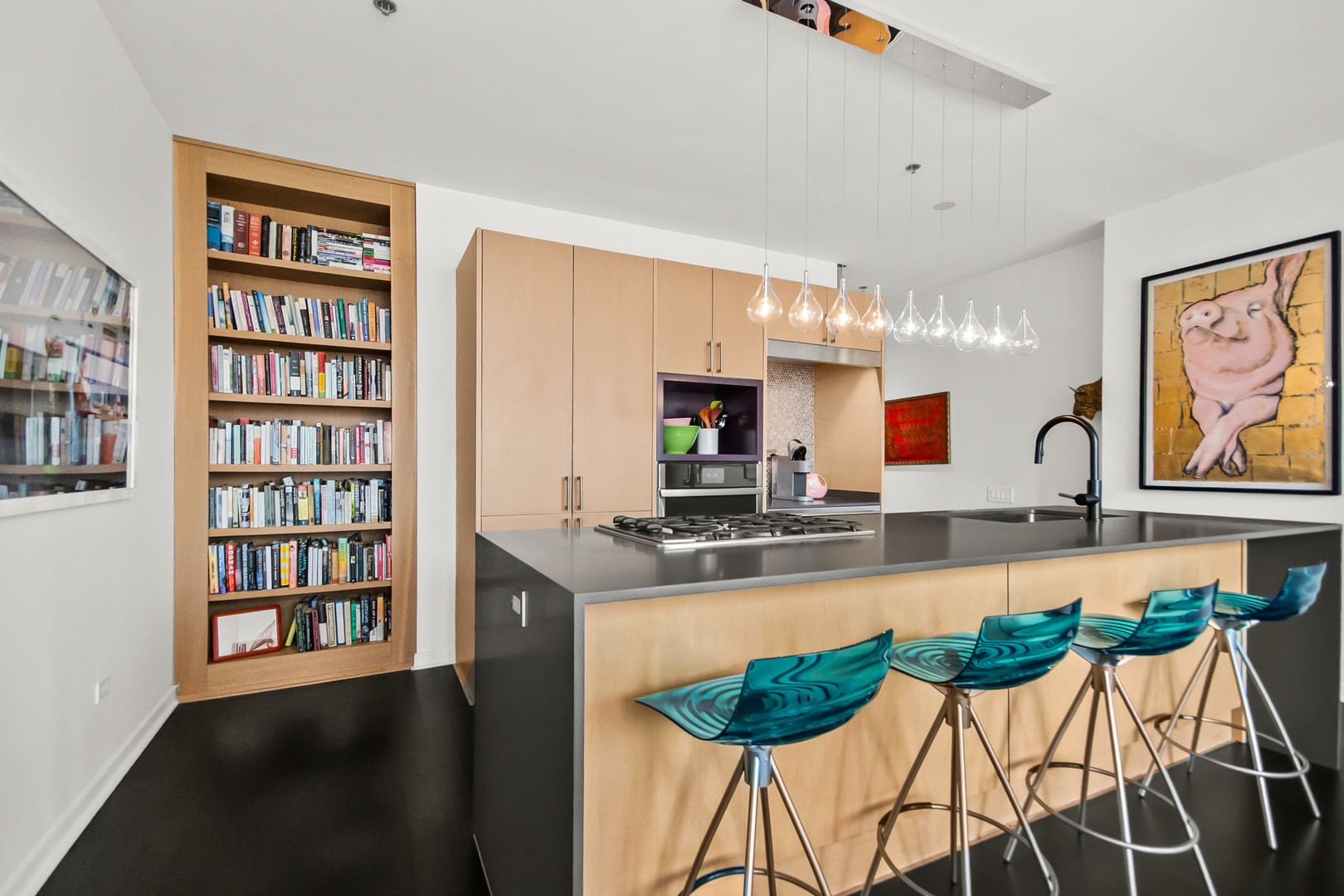 653 N Kingsbury Street Unit: 1007
