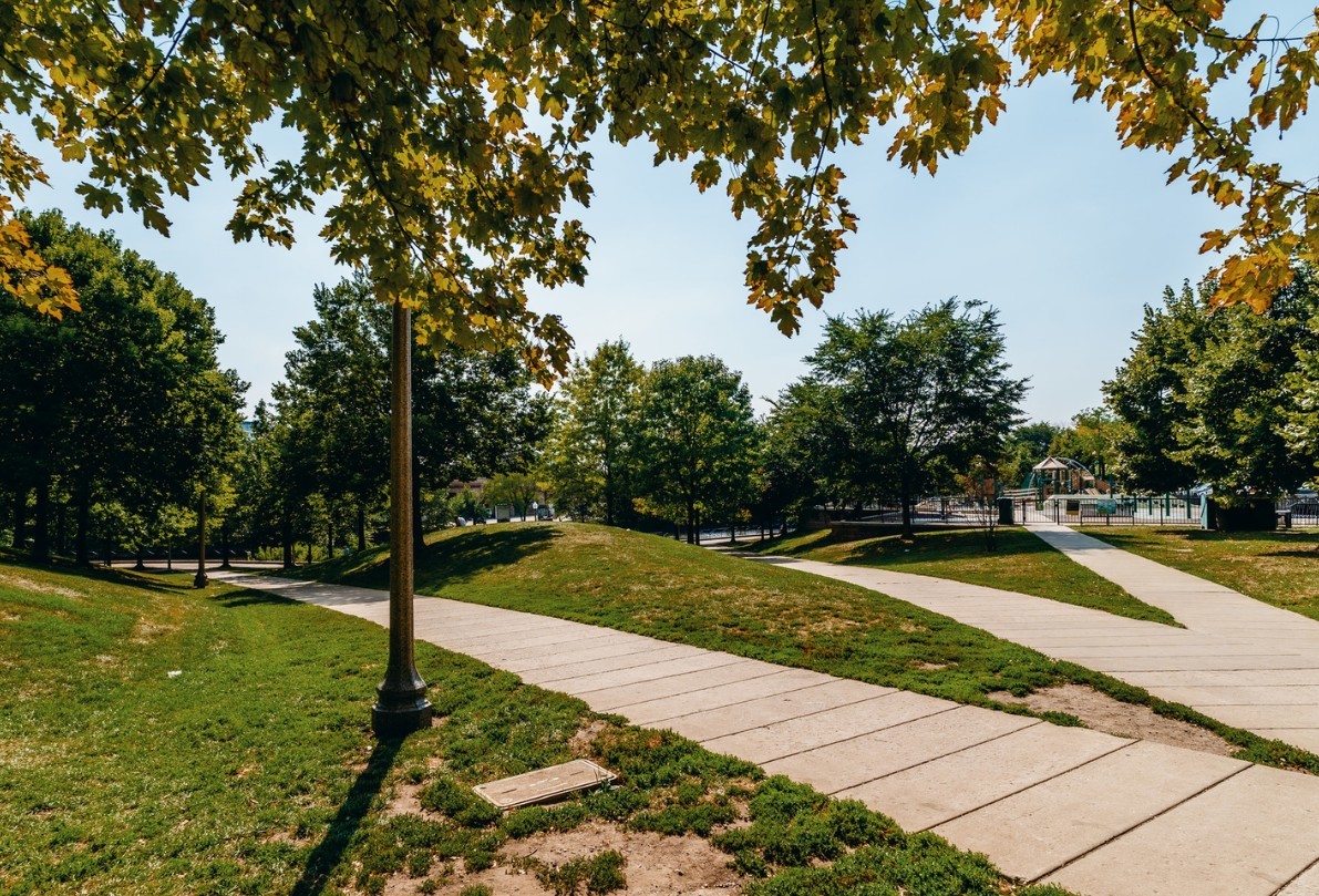 653 N Kingsbury Street Unit: 1007
