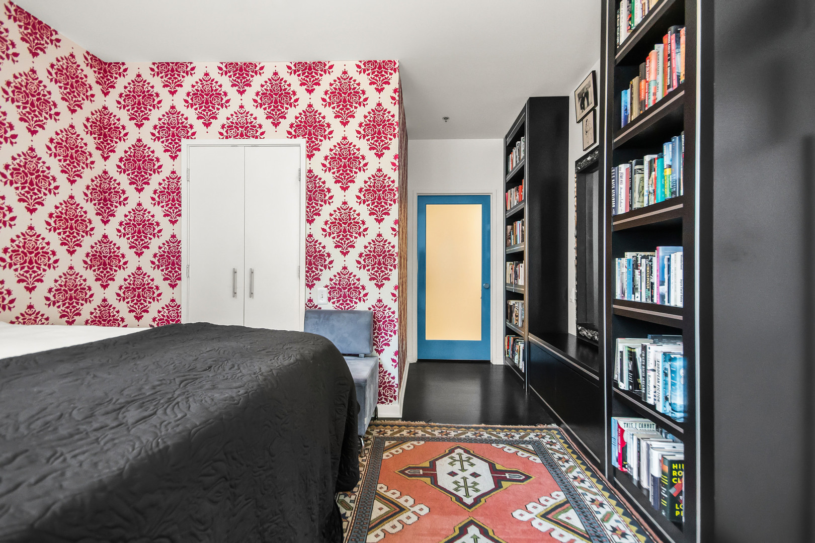 653 N Kingsbury Street Unit: 1007