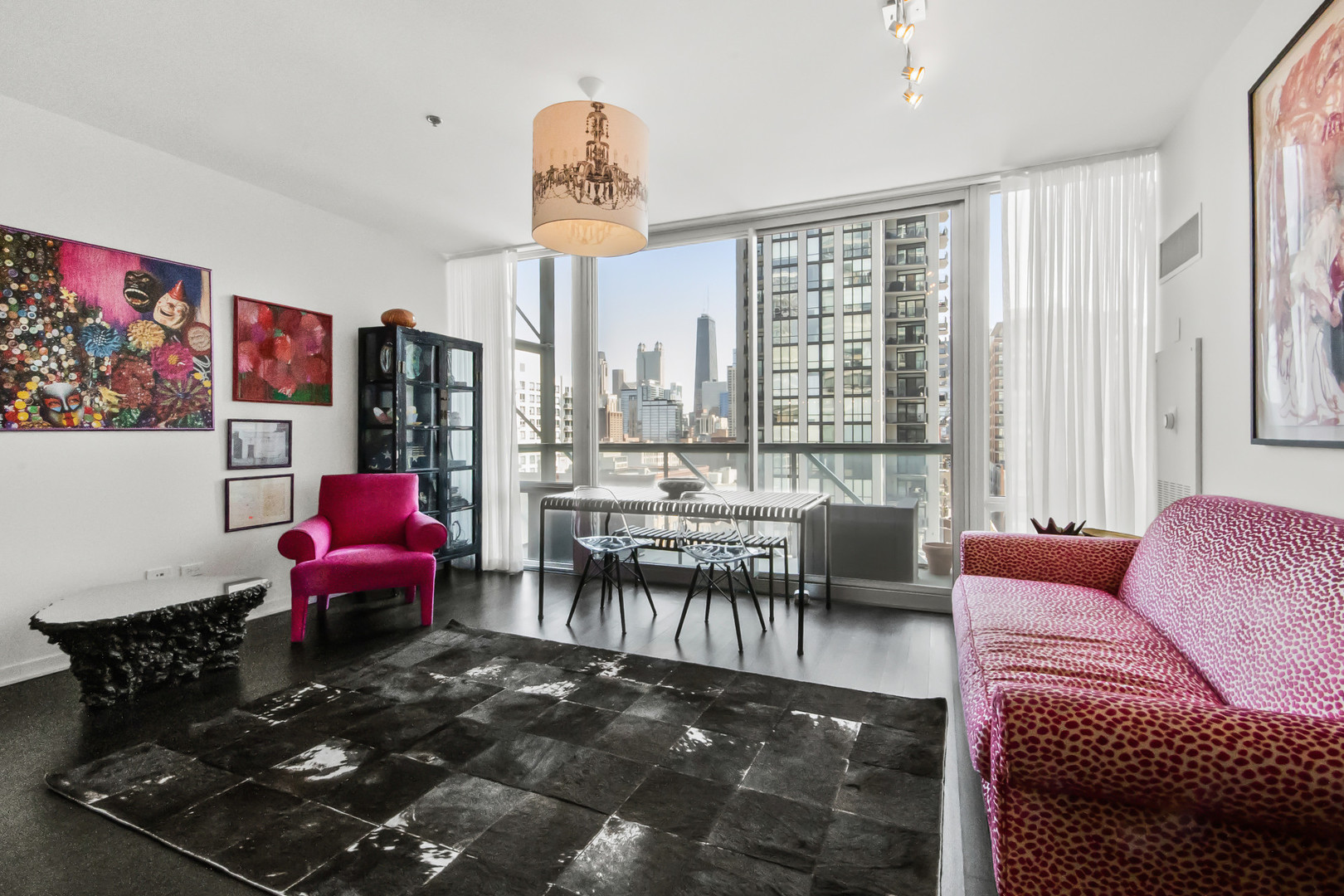 653 N Kingsbury Street Unit: 1007
