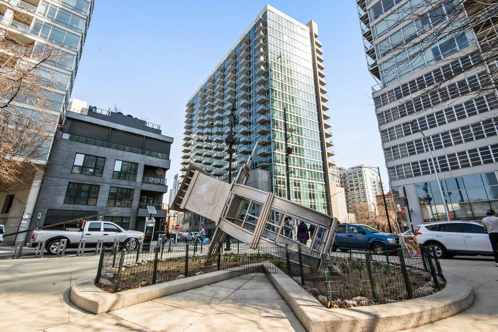 653 N Kingsbury Street Unit: 1007