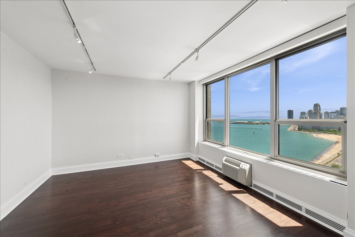 1550 N LAKE SHORE Drive Unit: 30D