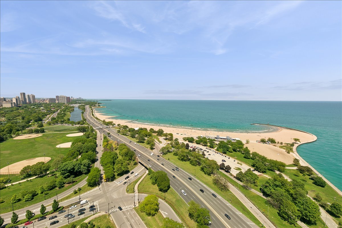 1550 N LAKE SHORE Drive Unit: 30D