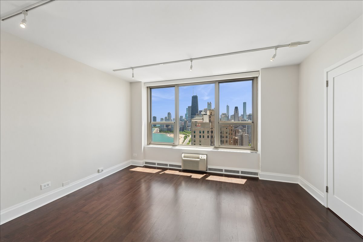 1550 N LAKE SHORE Drive Unit: 30D