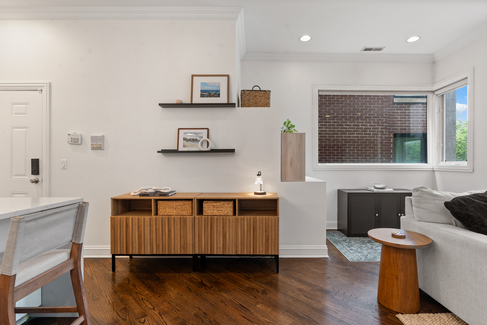 1131 W Addison Street Unit: 2