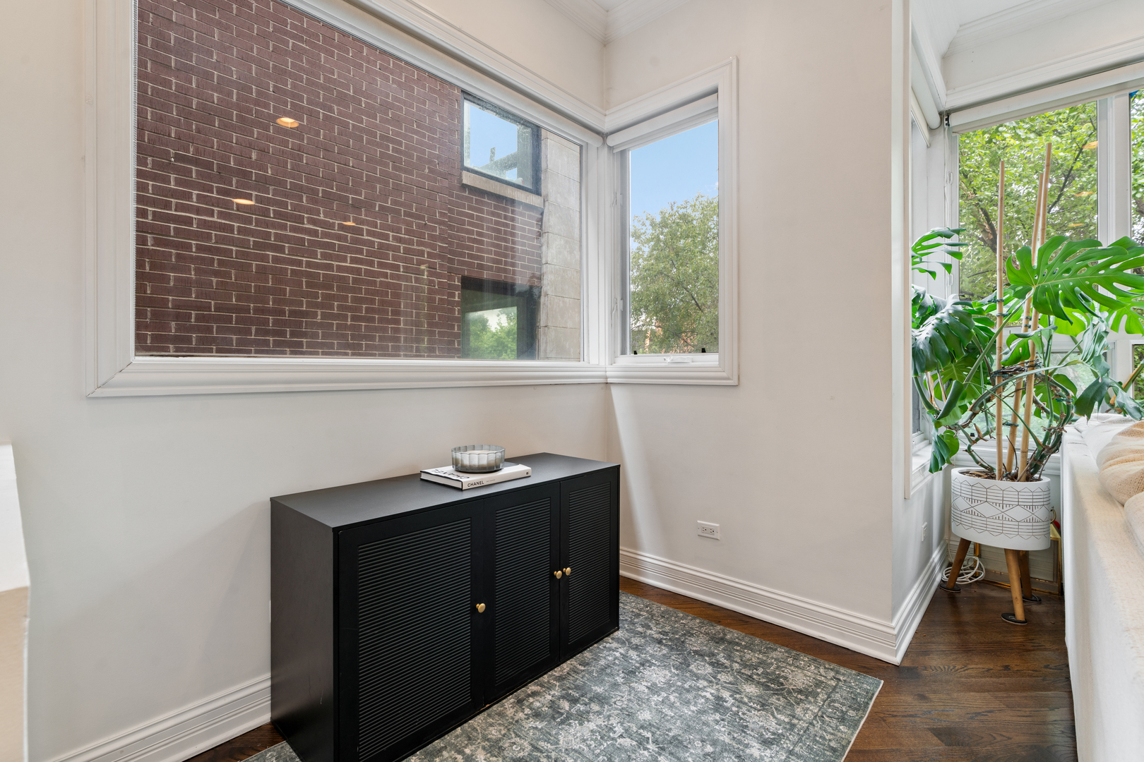 1131 W Addison Street Unit: 2