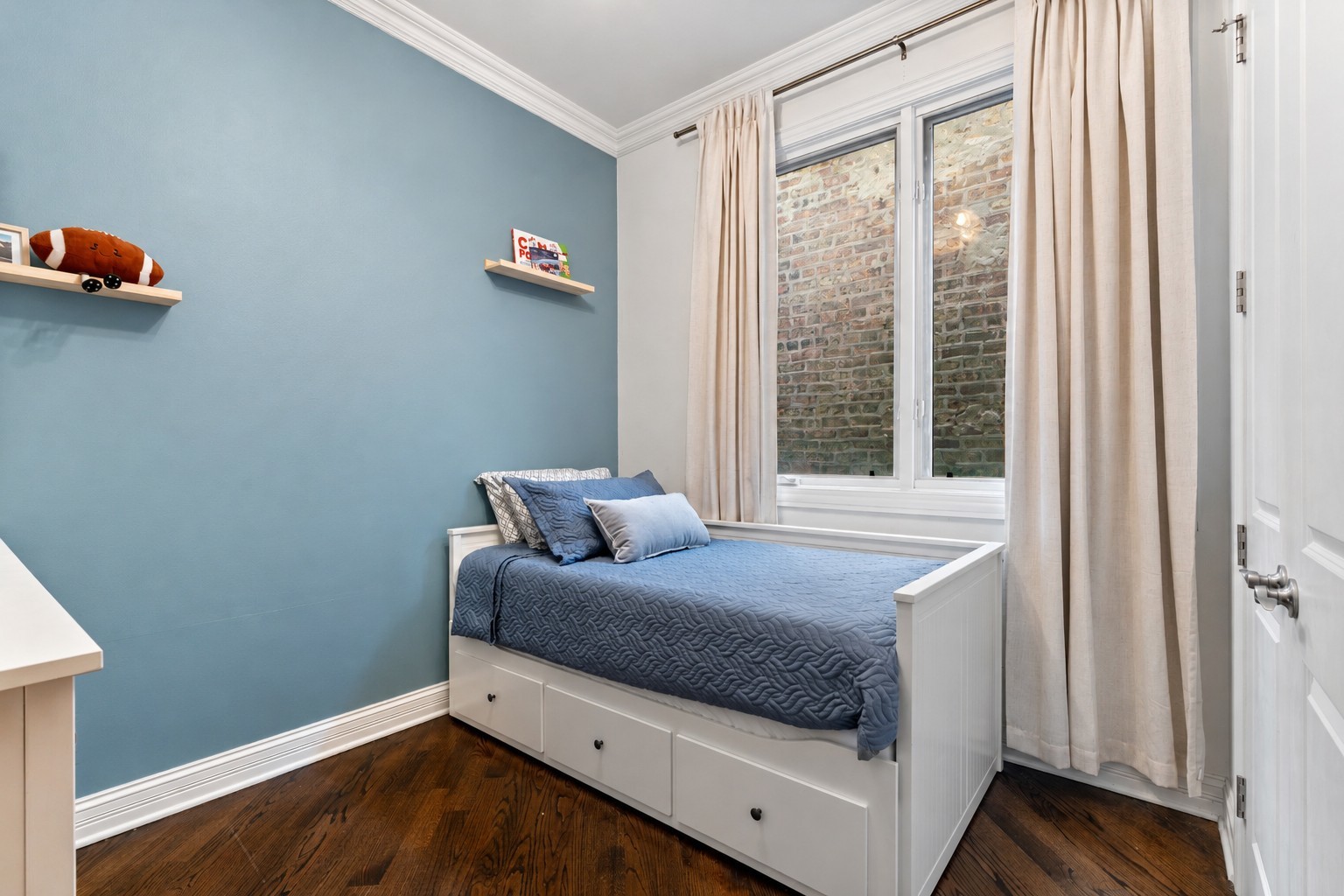 1131 W Addison Street Unit: 2