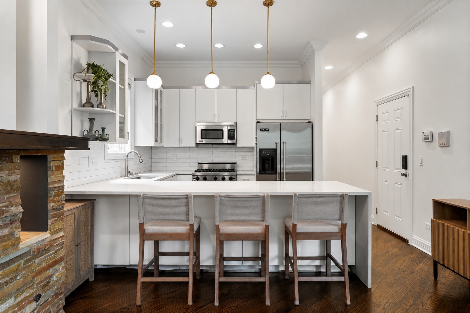 1131 W Addison Street Unit: 2