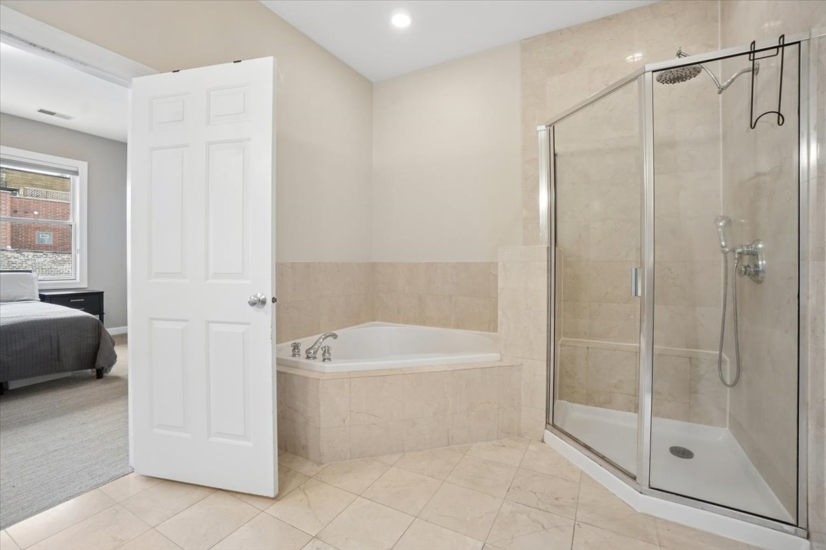 3202 N Paulina Street Unit: 4S