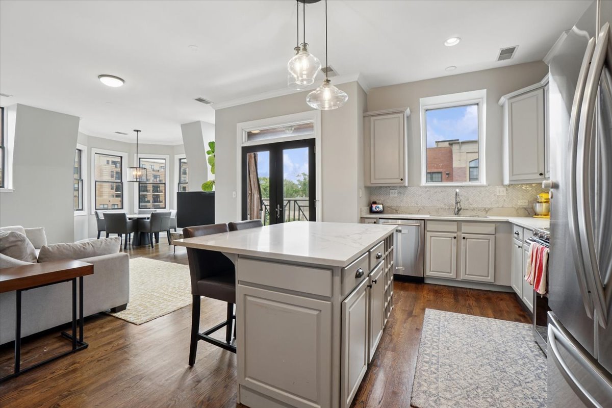 3202 N Paulina Street Unit: 4S