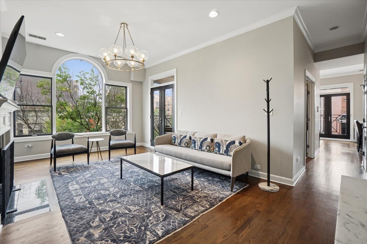 3202 N Paulina Street Unit: 4S