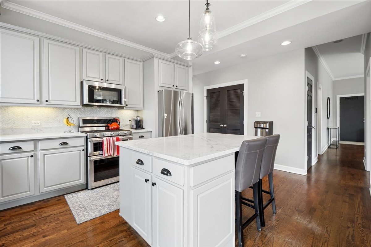 3202 N Paulina Street Unit: 4S