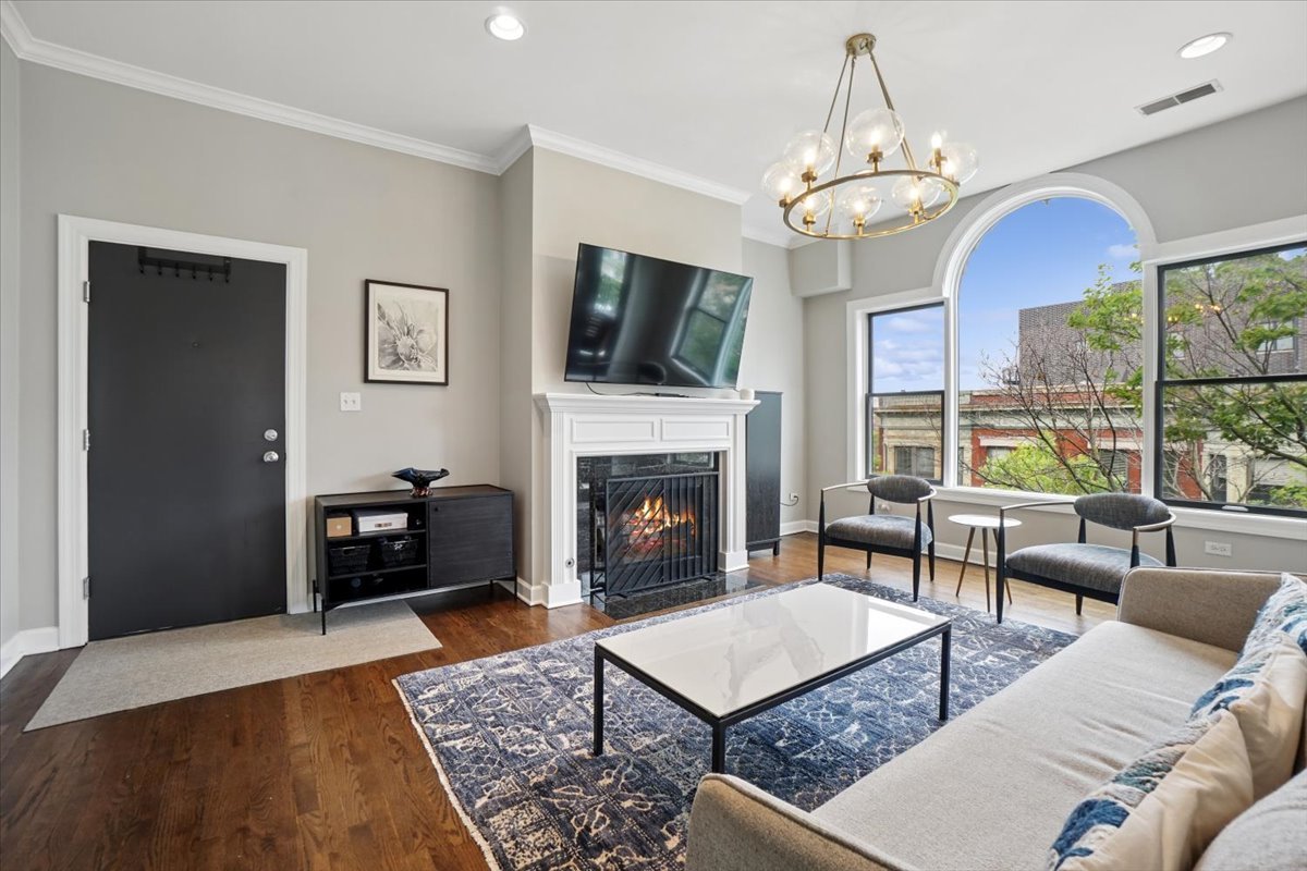 3202 N Paulina Street Unit: 4S