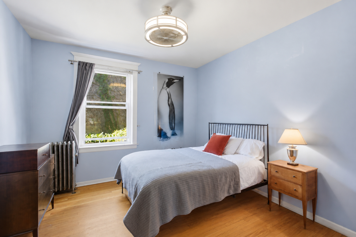 1023 W Thorndale Avenue Unit: 1