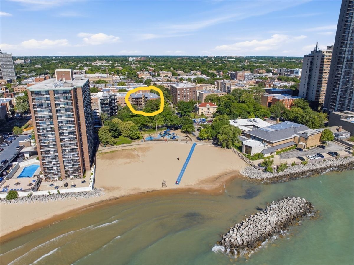 1023 W Thorndale Avenue Unit: 1