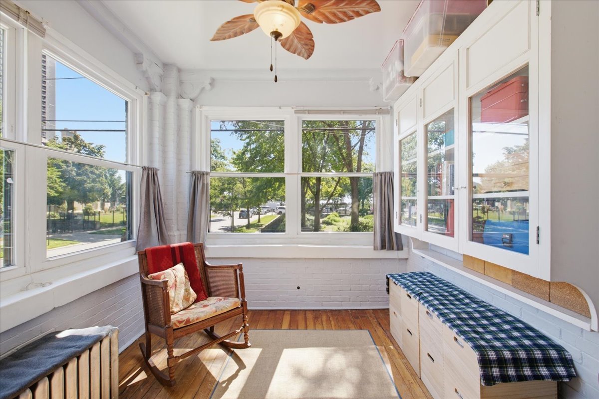 1023 W Thorndale Avenue Unit: 1