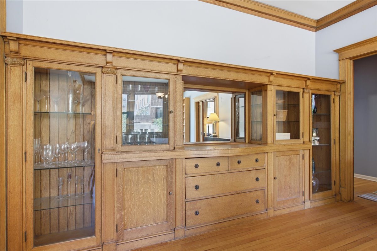 1023 W Thorndale Avenue Unit: 1