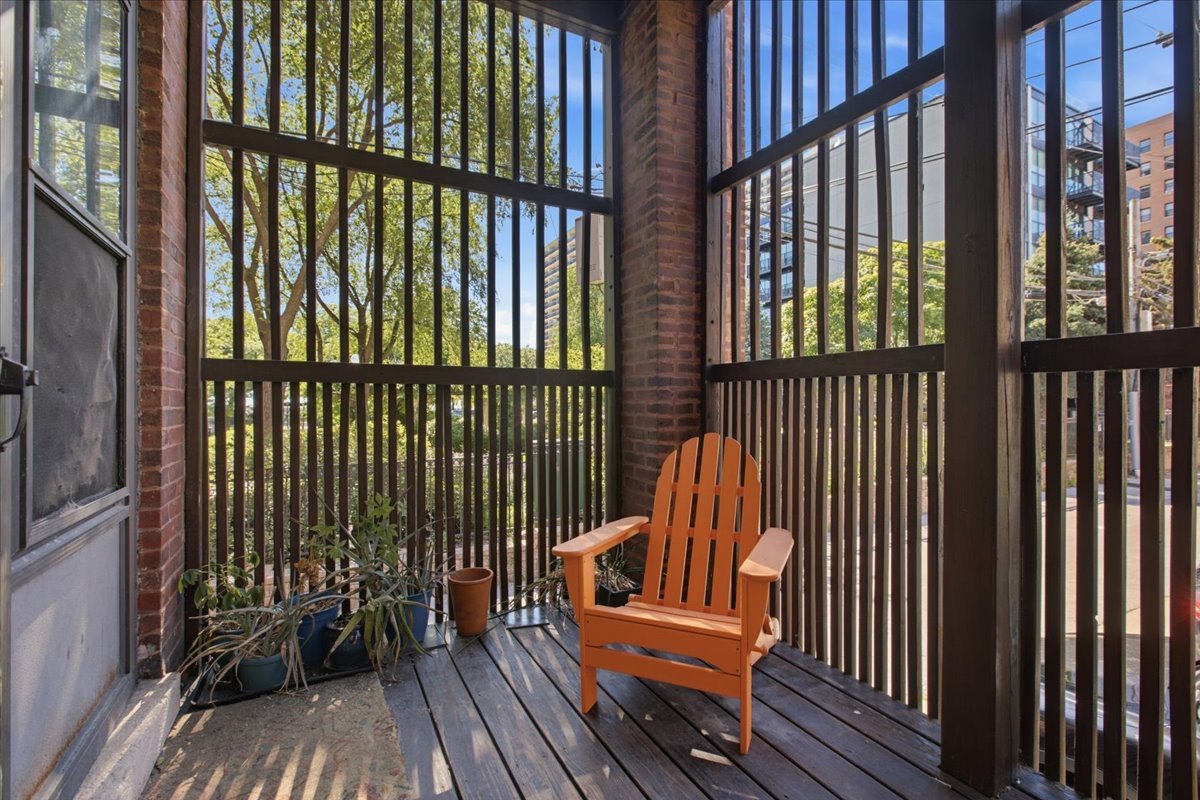 1023 W Thorndale Avenue Unit: 1