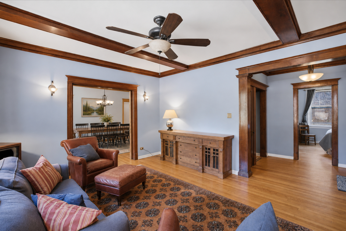 1023 W Thorndale Avenue Unit: 1