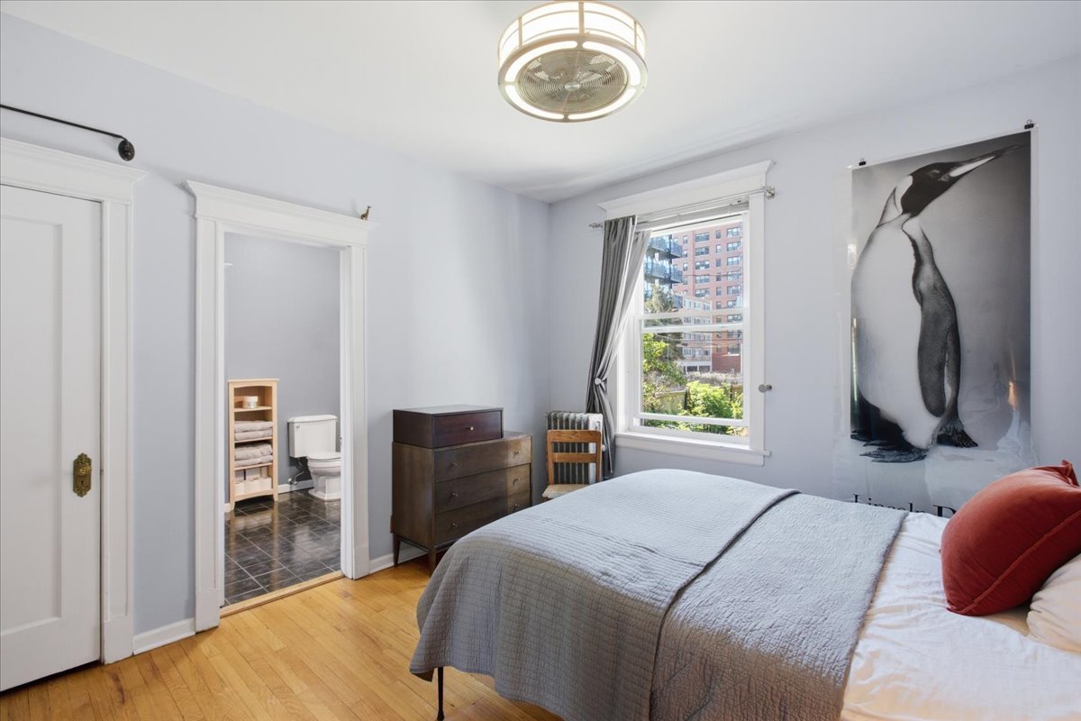 1023 W Thorndale Avenue Unit: 1
