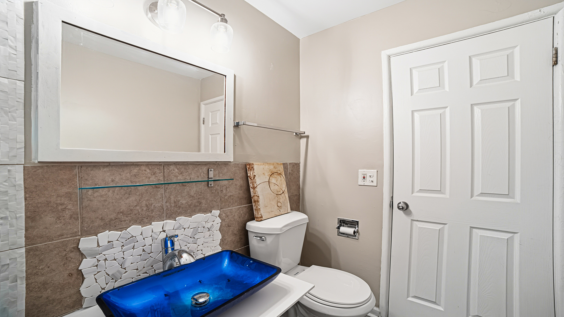 2411 W Balmoral Avenue Unit: 3B
