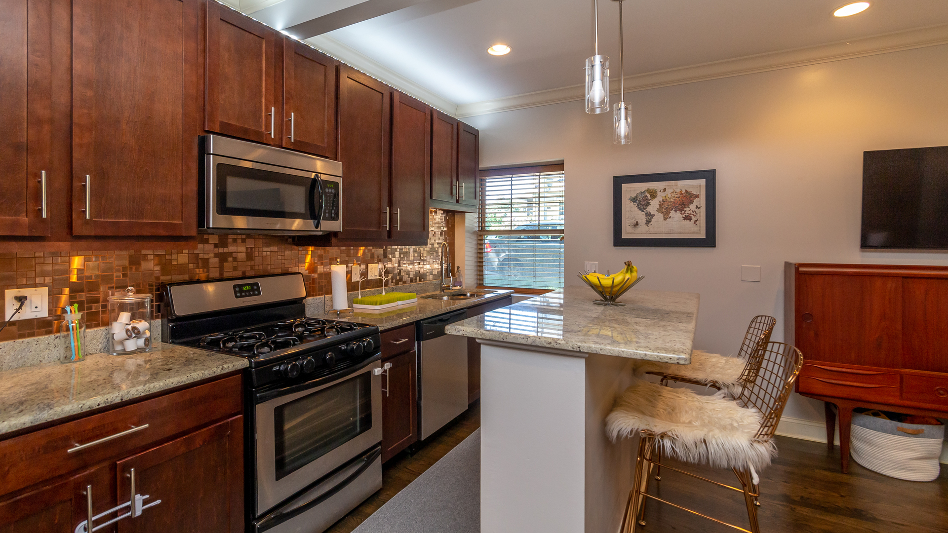 1639 W GRANVILLE Avenue Unit: G