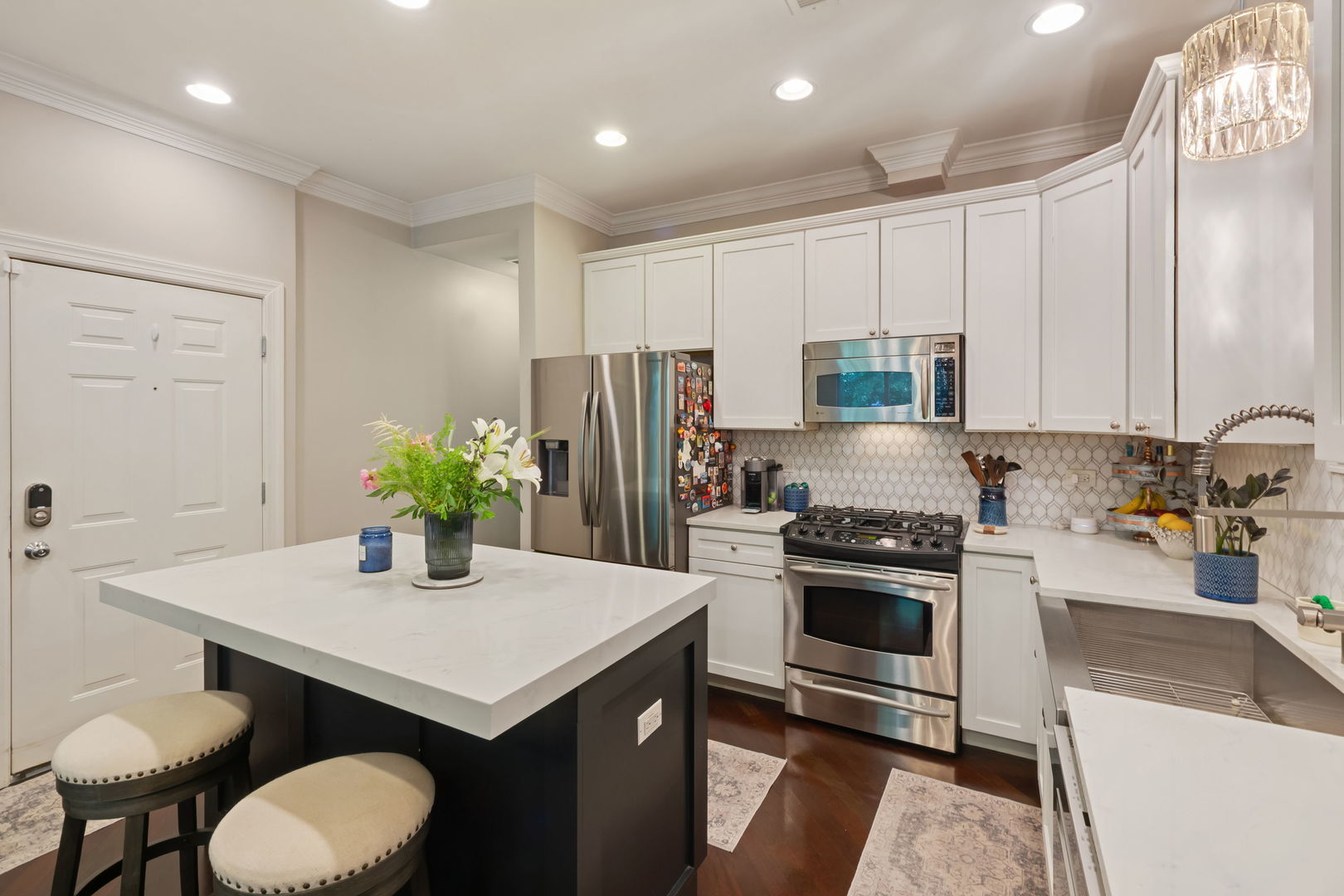 3238 N Kenmore Avenue Unit: 2