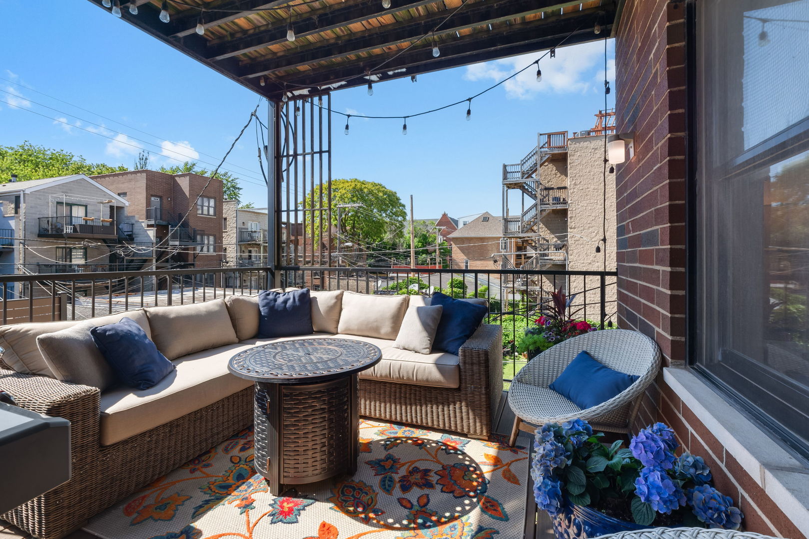 3238 N Kenmore Avenue Unit: 2