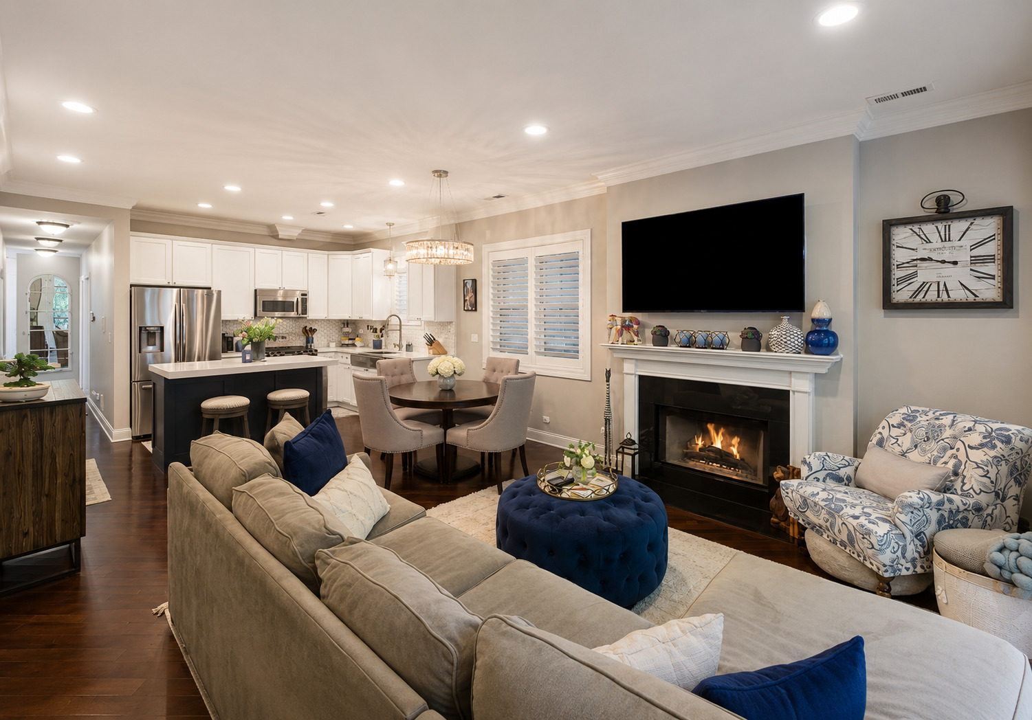 3238 N Kenmore Avenue Unit: 2