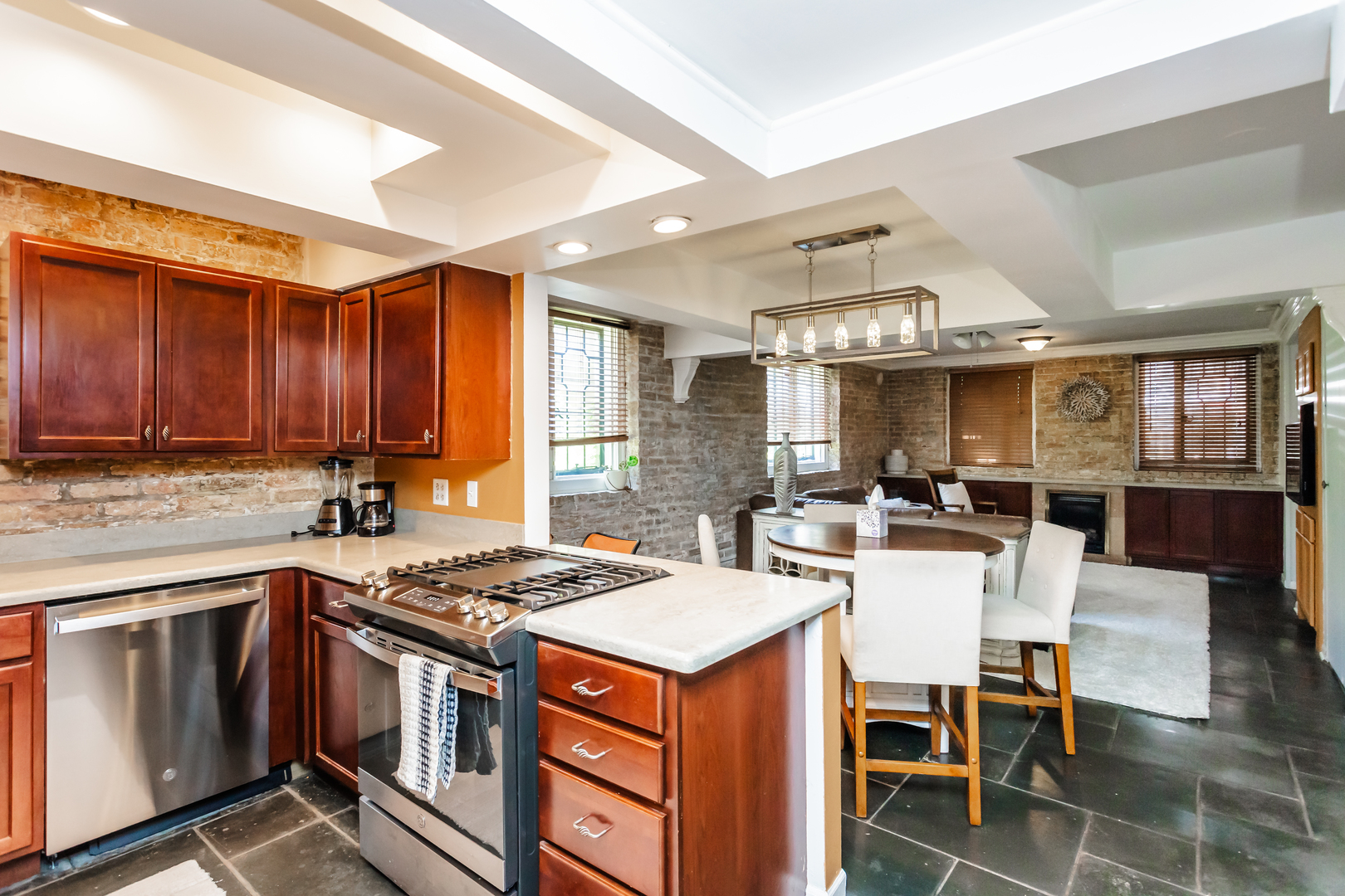 445 W Fullerton Parkway Unit: L1A