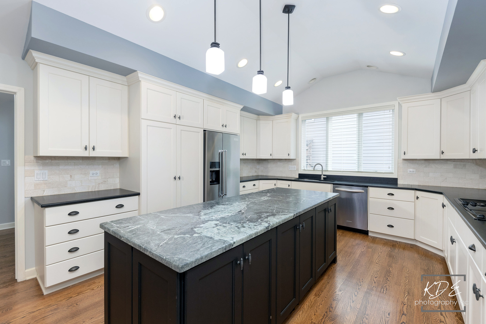 1126 Kings Point Court