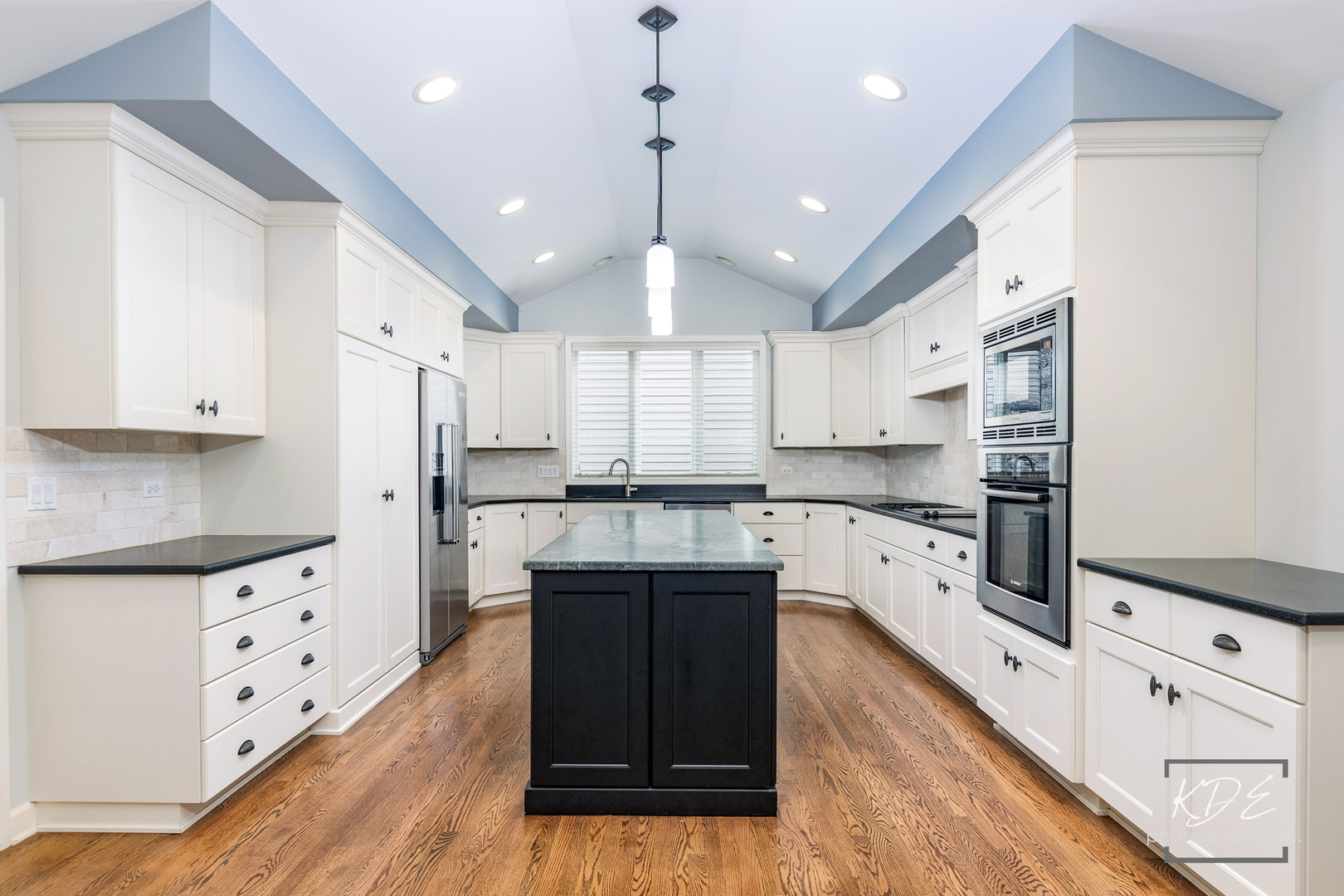 1126 Kings Point Court